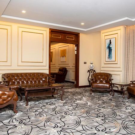 Royal Swiss Lahore Exterior foto The interior of the hotel