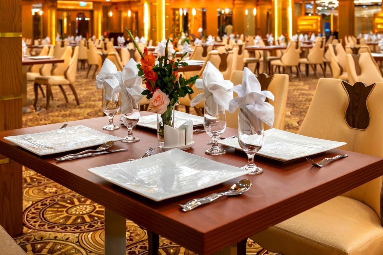 Royal Swiss Lahore Exterior foto A table set for fine dining