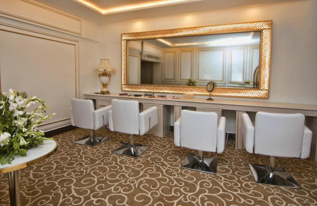 Royal Swiss Lahore Exterior foto The dressing room at the National Theatre, Bucharest